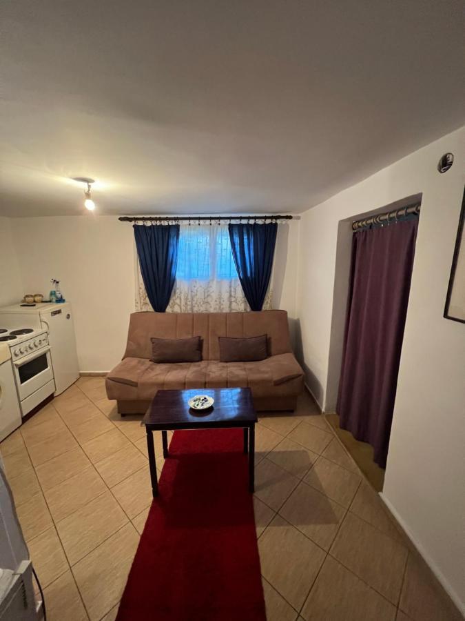 A & A Apartman Podgorica Buitenkant foto