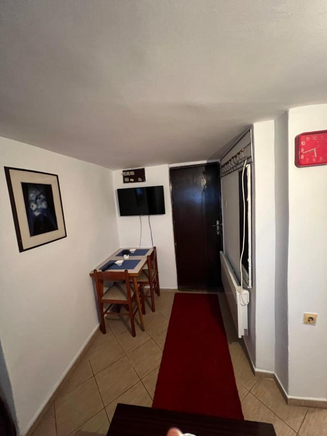 A & A Apartman Podgorica Buitenkant foto